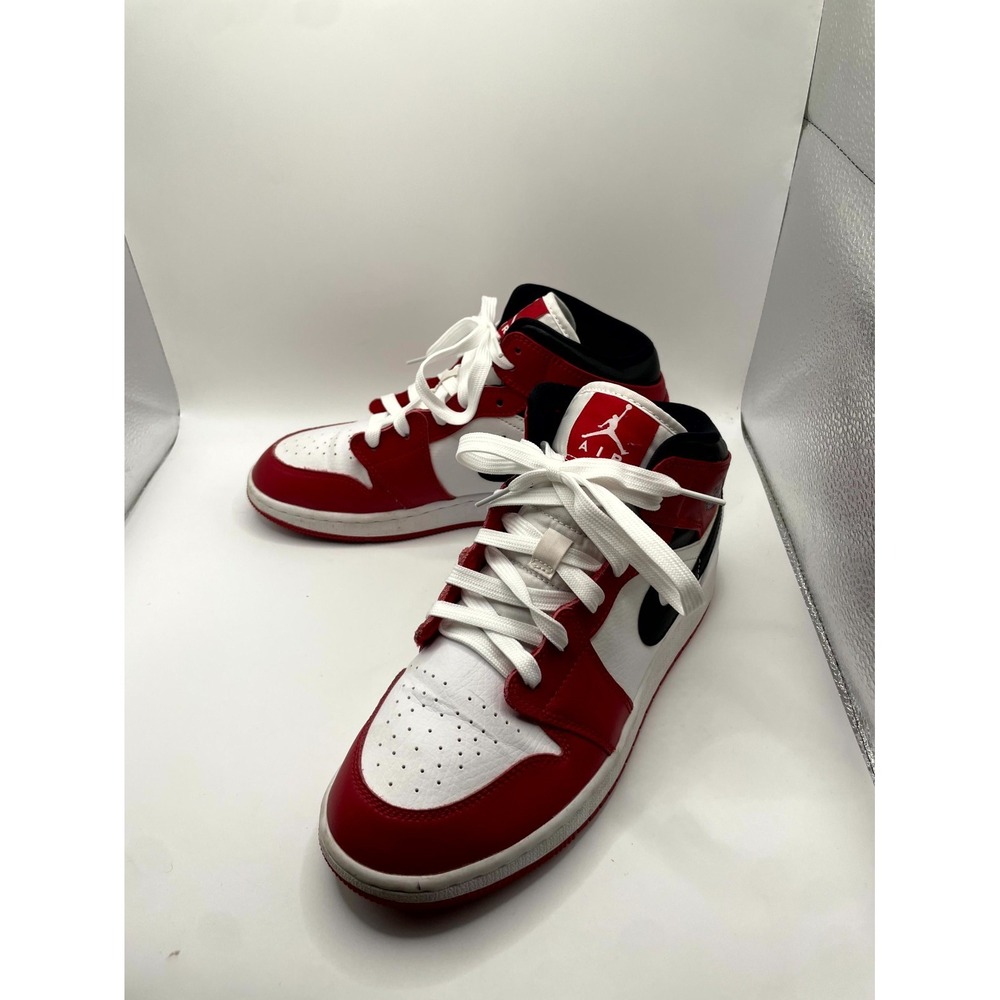 Air Jordan 1 Mid GS Chicago 554725-173 Kids 5.5 Sneaker White Red Athletic Shoes